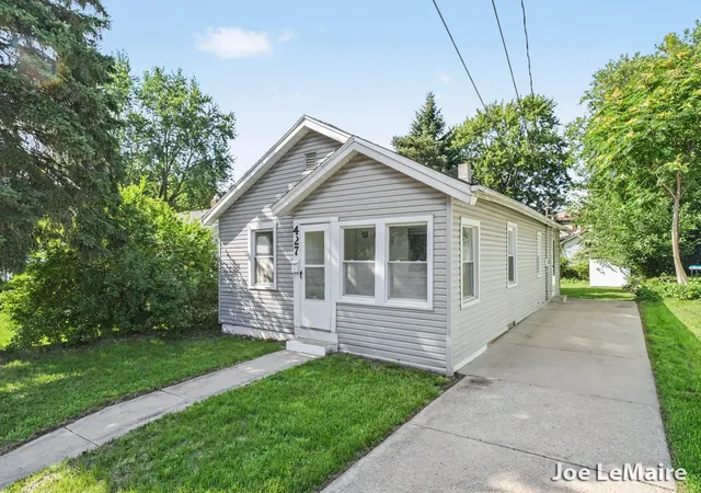 2nd image of 427 Hopson St Ne, Grand Rapids City Kent, MI 49503 | MLS# 65026044349