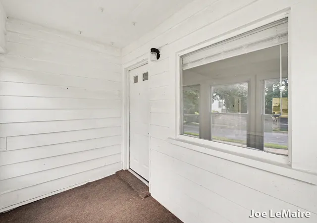 Photo 3 of Single family home for sale at 427 Hopson St Ne, Grand Rapids City Kent, MI 49503 | MLS# 65026044349 | Listing updated on 2026-09-30