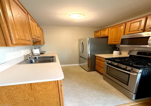 Photo 4 of Condo for sale at 45564 Birchcrest St, Utica City Macomb, MI 48317 | MLS# 58050219392 | Listing updated on 2026-09-18