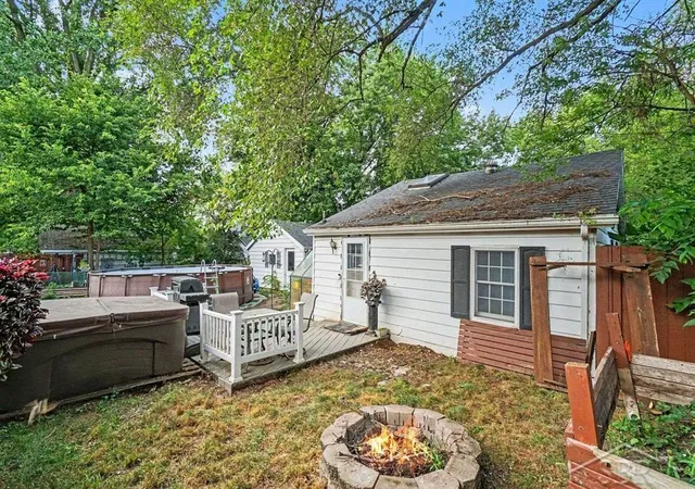 15th image of 1610 E Ashman St, Midland City Midland, MI 48642 | MLS# 61050219396