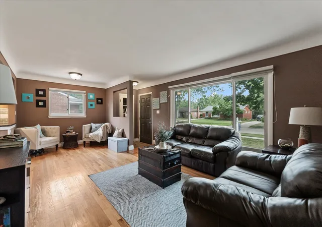 Photo 5 of Single family home for sale at 16943 Elizabeth St, Beverly Hills Village Oakland, MI 48025 | MLS# 81026044360 | Listing updated on 2026-09-03