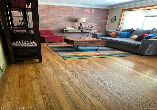 3rd image of 2075 Deering St, Garden City City Wayne, MI 48135 | MLS# 20261067076