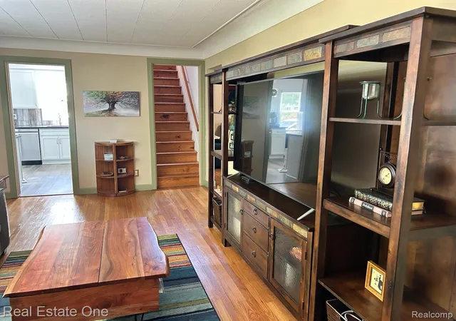 5th image of 2075 Deering St, Garden City City Wayne, MI 48135 | MLS# 20261067076