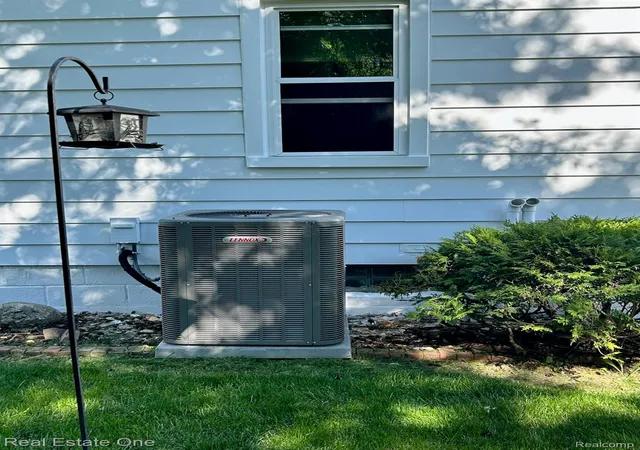 62nd image of 2075 Deering St, Garden City City Wayne, MI 48135 | MLS# 20261067076