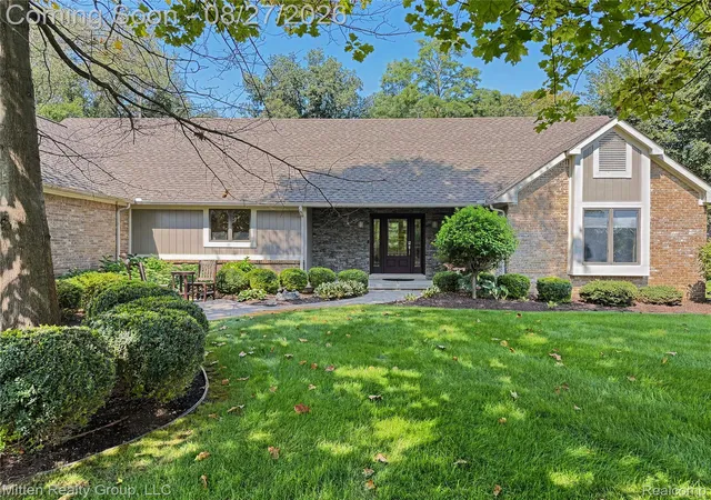 5th image of 6762 Corrigan Dr, Hamburg Township Livingston, MI 48116 | MLS# 20261067077