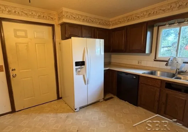4th image of 5409 Tyler St, Midland City Midland, MI 48642 | MLS# 61050219406