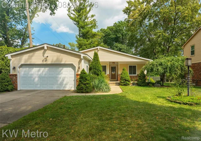 Photo 1 of Sale Pending at 2330 N Washington Ave, Royal Oak City Oakland, MI 48073 | MLS# 20261067084 | Listing updated on 2026-09-14