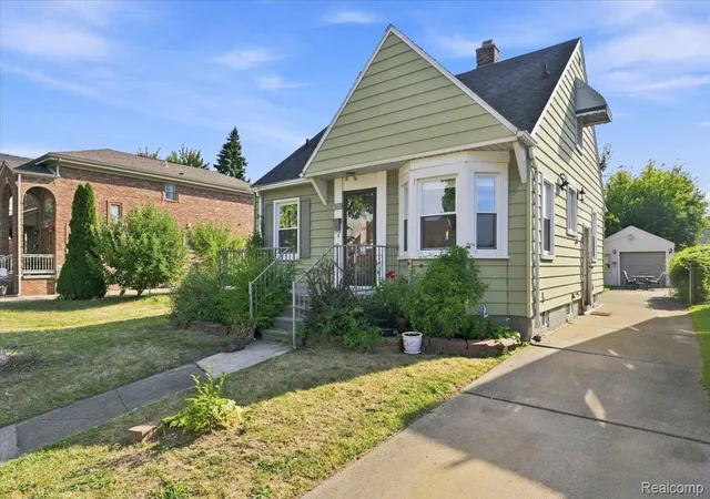 Photo 2 of Single family home for sale at 6932 Middlepointe St, Dearborn City Wayne, MI 48126 | MLS# 20261067088 | Listing updated on 2026-10-06