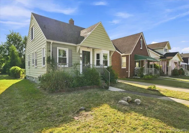 Photo 3 of Single family home for sale at 6932 Middlepointe St, Dearborn City Wayne, MI 48126 | MLS# 20261067088 | Listing updated on 2026-10-06
