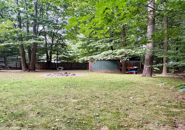 26th image of 2895 Artist Ave, Green Lake Township Grand Traverse, MI 49643 | MLS# 78080072660