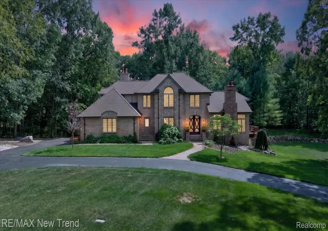 Photo 2 of Single family home for sale at 561 Valley Dr, Milford Charter Township Oakland, MI 48381 | MLS# 20261067096 | Listing updated on 2026-09-07