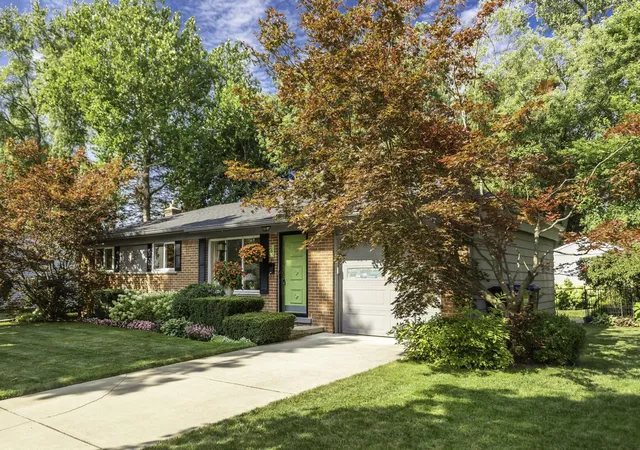 3rd image of 765 N Mansfield St, Ypsilanti City Washtenaw, MI 48197 | MLS# 81026044374