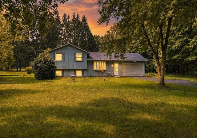 Photo 2 of Single family home for sale at 28493 Downey St, Silver Creek Township Cass, MI 49047 | MLS# 69026044372 | Listing updated on 2026-08-22