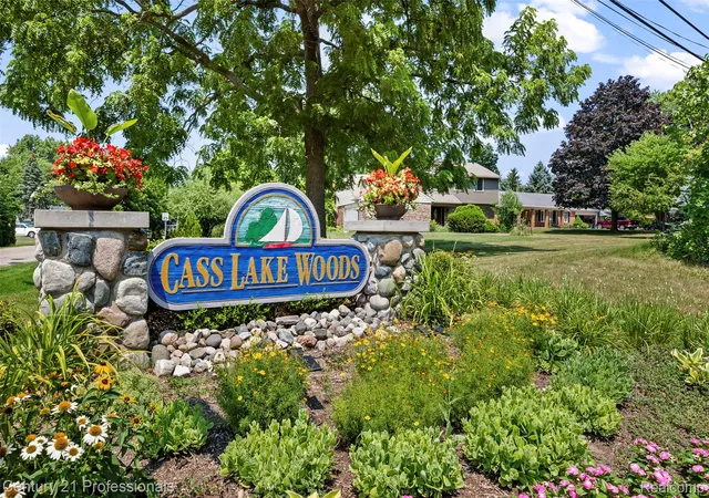 Photo 3 of Single family home for sale at 5135 Virgie Ln, West Bloomfield, MI 48324 | MLS# 20261067106 | Listing updated on 2026-10-18