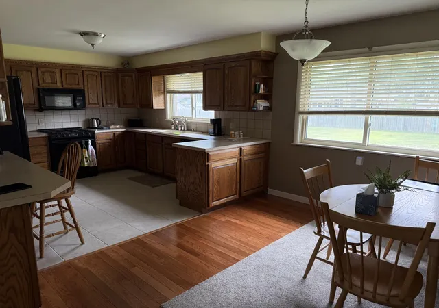 Photo 2 of Single family home for sale at 925 Wendover Blvd, Norton Shores City Muskegon, MI 49441 | MLS# 71026044392 | Listing updated on 2026-08-21