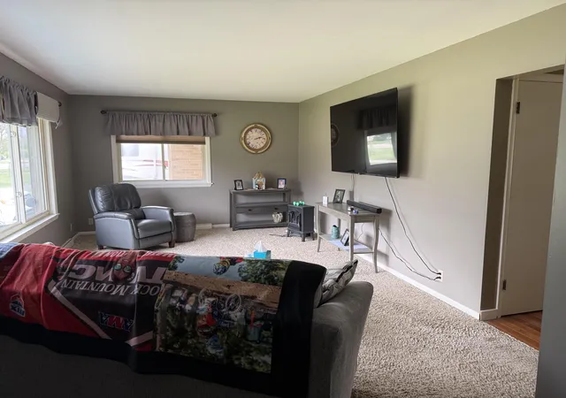 Photo 3 of Single family home for sale at 925 Wendover Blvd, Norton Shores City Muskegon, MI 49441 | MLS# 71026044392 | Listing updated on 2026-08-21