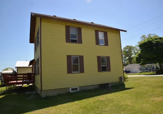 4th image of 114 W Second St, Elk Rapids Township Antrim, MI 49629 | MLS# 78080072666