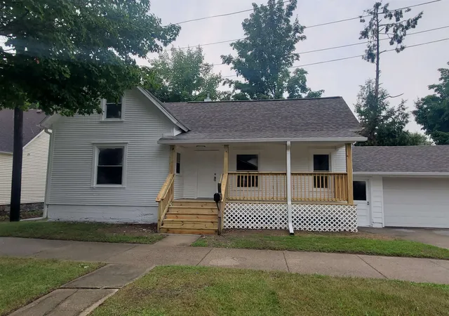 Photo 2 of Single family home for sale at 415 Shelby St, Cadillac City Wexford, MI 49601 | MLS# 78080072670 | Listing updated on 2026-09-09
