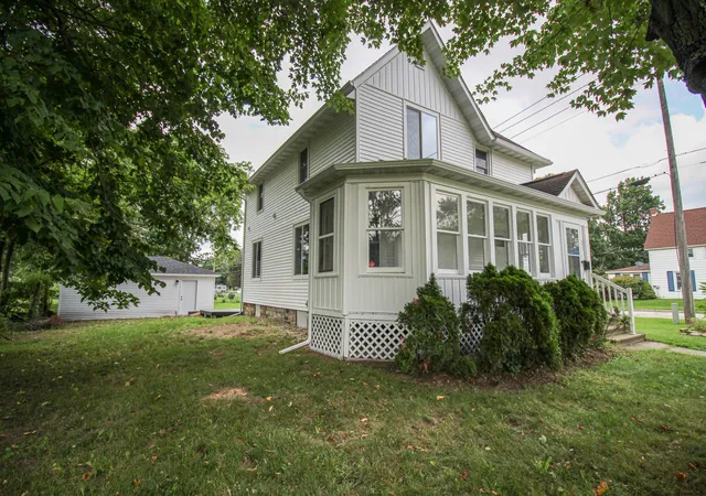 Photo 1 of Single family home for sale at 822 N Main St, Three Rivers City St Joseph, MI 49093 | MLS# 68026044396 | Listing updated on 2026-08-26
