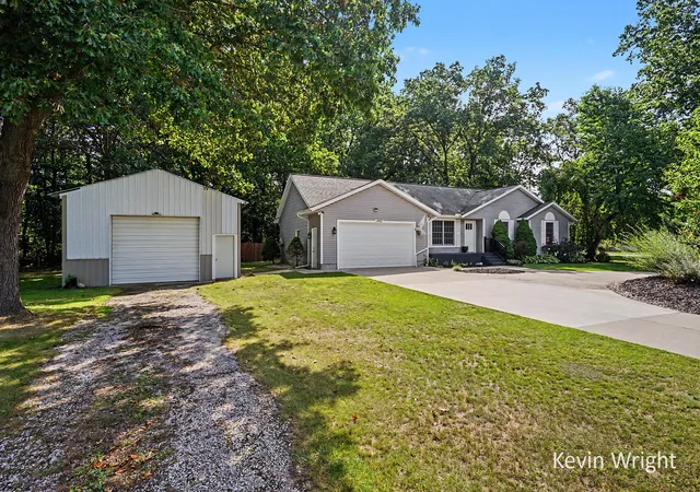 2nd image of 1802 Duchess Ct, Muskegon Charter Township Muskegon, MI 49445 | MLS# 71026044401