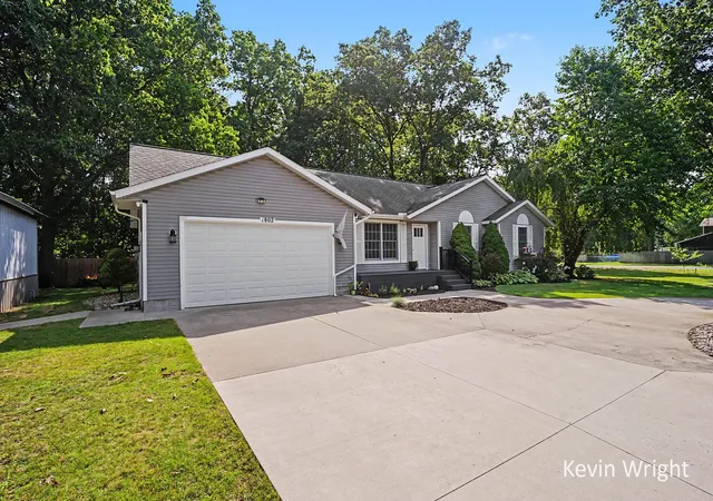 Photo 3 of Single family home for sale at 1802 Duchess Ct, Muskegon Charter Township Muskegon, MI 49445 | MLS# 71026044401 | Listing updated on 2026-09-16