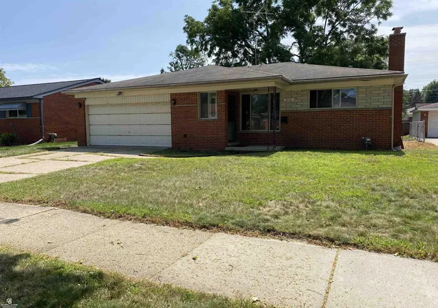 Photo 2 of Single family home for sale at 5240 Gerald St St, Warren City Macomb, MI 48092 | MLS# 58050219436 | Listing updated on 2026-09-09