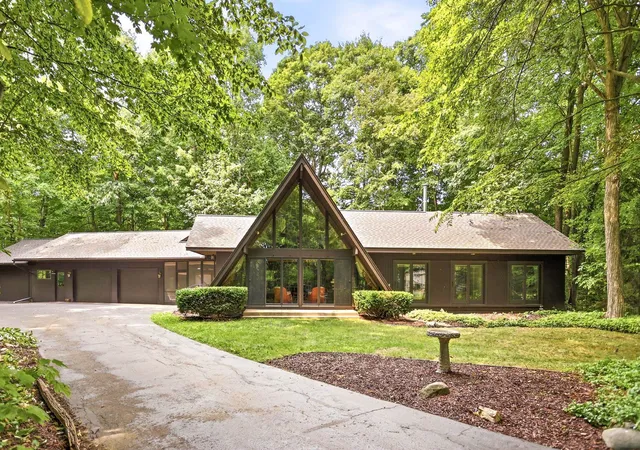 Photo 3 of Single family home for sale at 5130 Churchgrove Rd, Frankenmuth City Saginaw, MI 48734 | MLS# 61050219438 | Listing updated on 2026-09-29