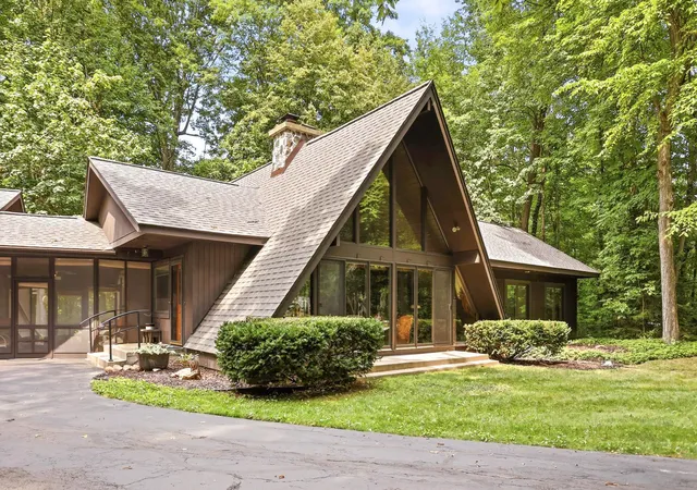Photo 4 of Single family home for sale at 5130 Churchgrove Rd, Frankenmuth City Saginaw, MI 48734 | MLS# 61050219438 | Listing updated on 2026-09-29