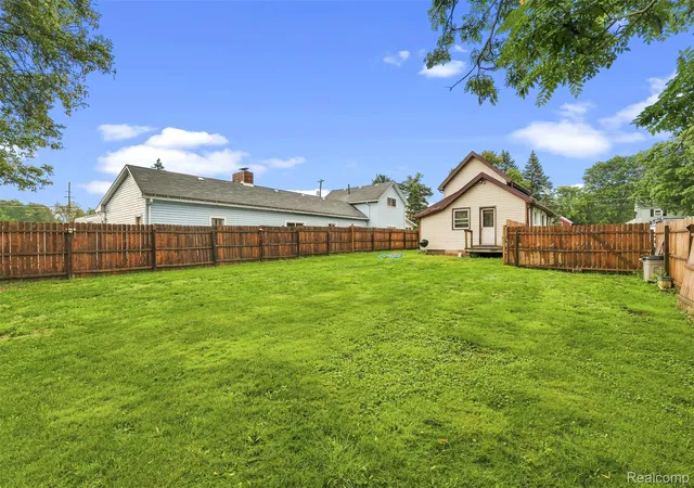 Photo 27 of Single family home for sale at 415 N Shiawassee St, Shiawassee Township Shiawassee, MI 48414 | MLS# 20261067140 | Listing updated on 2026-08-27