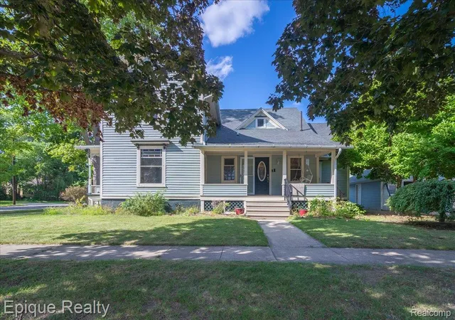 4th image of 402 N Hickory St, Owosso City Shiawassee, MI 48867 | MLS# 20261067145