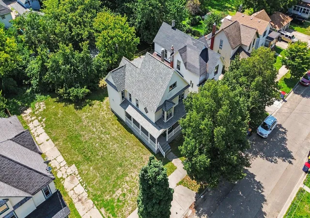 Photo 3 of Multi family home for sale at 30 Putnam St Sw, Grand Rapids City Kent, MI 49507 | MLS# 65026044424 | Listing updated on 2026-09-30