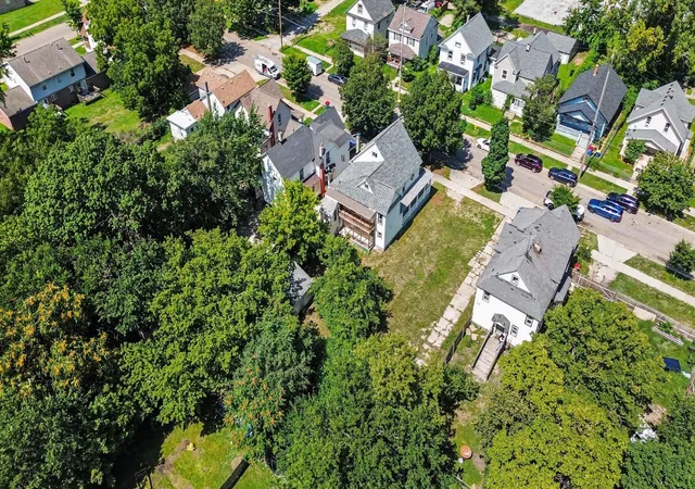 Photo 3 of Multi family home for sale at 30 Putnam St Sw, Grand Rapids City Kent, MI 49507 | MLS# 65026044424 | Listing updated on 2026-09-30