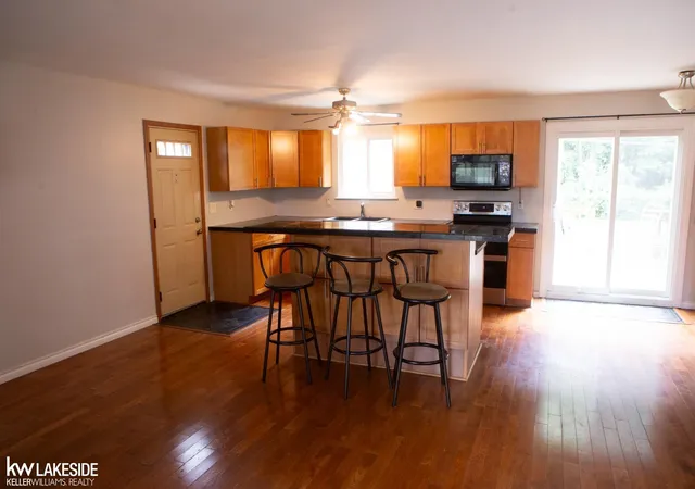 Photo 5 of Single family home for sale at 14544 Debbie Dr, Sterling Heights City Macomb, MI 48313 | MLS# 58050219450 | Listing updated on 2026-09-01