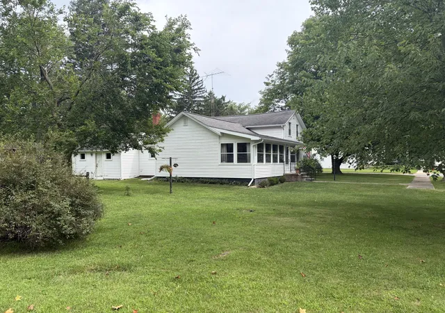 Photo 5 of Single family home for sale at 204 Litchfield St, Clinton Village Lenawee, MI 49236 | MLS# 81026044434 | Listing updated on 2026-08-22