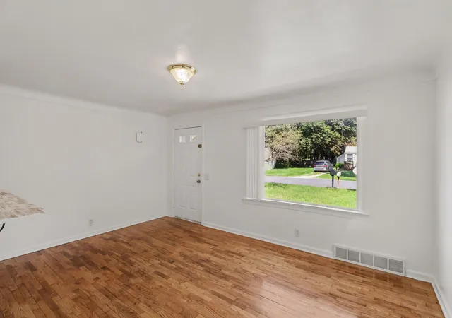 Photo 3 of Single family home for sale at 3624 Phillips St, Kalamazoo Charter Township Kalamazoo, MI 49001 | MLS# 66026044440 | Listing updated on 2026-09-04