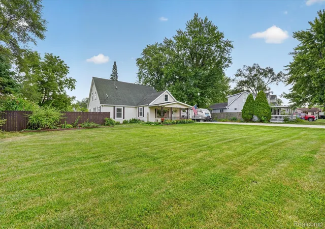 Photo 2 of Single family home for sale at 8847 Rosella St, Taylor City Wayne, MI 48180 | MLS# 20261067160 | Listing updated on 2026-08-28