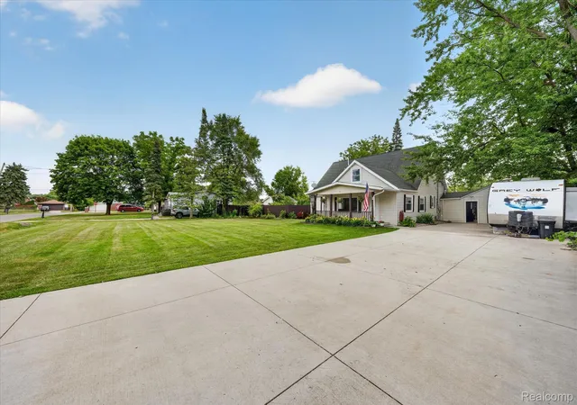 Photo 4 of Single family home for sale at 8847 Rosella St, Taylor City Wayne, MI 48180 | MLS# 20261067160 | Listing updated on 2026-08-28