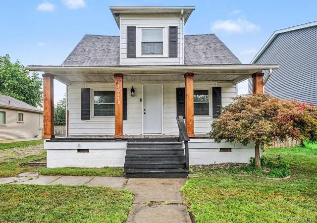 Photo 1 of Single family home for sale at 20510 Broadacres St, Clinton Charter Township Macomb, MI 48035 | MLS# 20261067161 | Listing updated on 2026-09-14