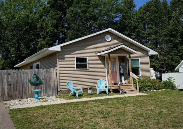 2nd image of 2173 West St, Central Lake Township Antrim, MI 49622 | MLS# 78080072684