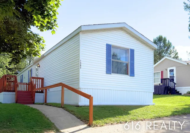 Photo 1 of Single family home for sale at 1382 Beaver Dam Dr Ne, Plainfield Charter Township Kent, MI 49306 | MLS# 65026044444 | Listing updated on 2026-08-31