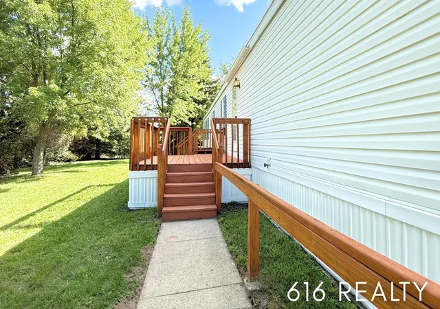 Photo 3 of Single family home for sale at 1382 Beaver Dam Dr Ne, Plainfield Charter Township Kent, MI 49306 | MLS# 65026044444 | Listing updated on 2026-08-31