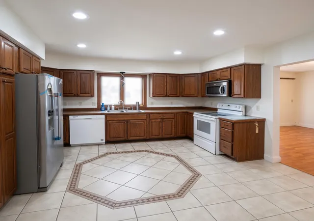 3rd image of 1055 Spruce St, Fremont City Newaygo, MI 49412 | MLS# 53026044451
