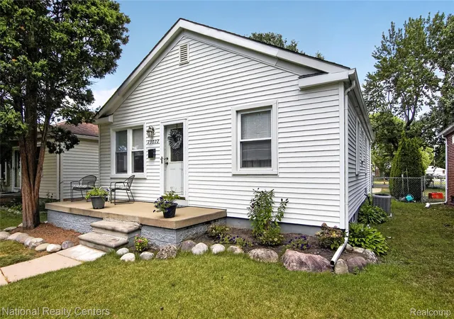 Photo 3 of Single family home for sale at 23022 Cleveland St, Dearborn City Wayne, MI 48124 | MLS# 20261067175 | Listing updated on 2026-09-18