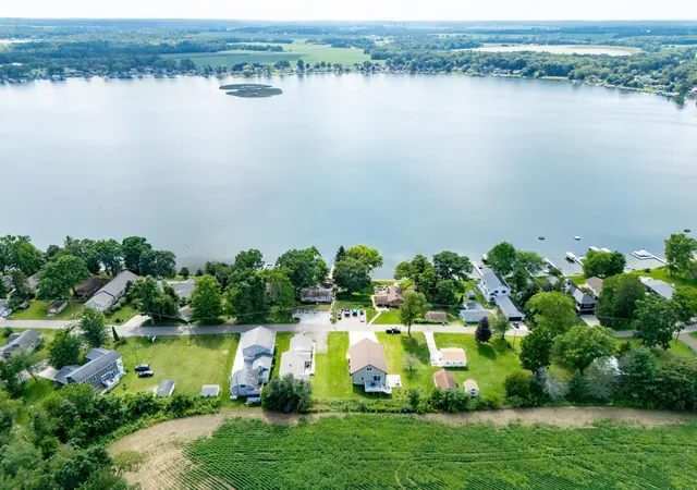 5th image of 32144 Chamberlin Dr, Porter Township Van Buren, MI 49065 | MLS# 66026044456