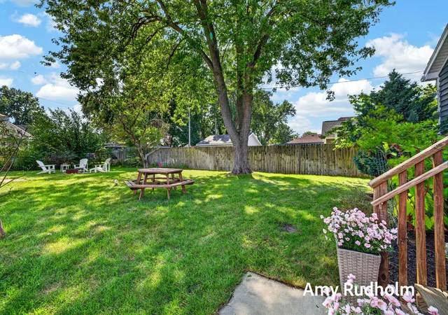 2nd image of 532 Jackson Ave, Grand Haven City Ottawa, MI 49417 | MLS# 71026044457