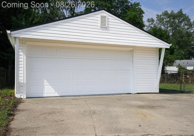 Photo 4 of Single family home for sale at 1348 Gault Dr, Ypsilanti Charter Township Washtenaw, MI 48198 | MLS# 20261067186 | Listing updated on 2026-08-26