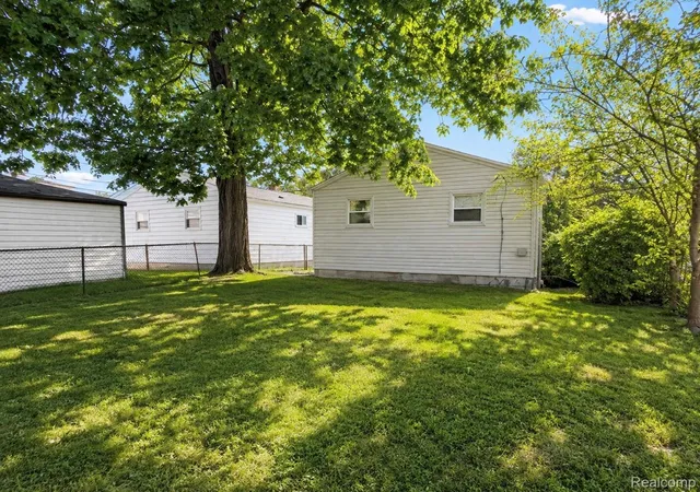 Photo 2 of Single family home for sale at 4241 Fordline Rd, Lincoln Park City Wayne, MI 48146 | MLS# 20261067188 | Listing updated on 2026-08-22