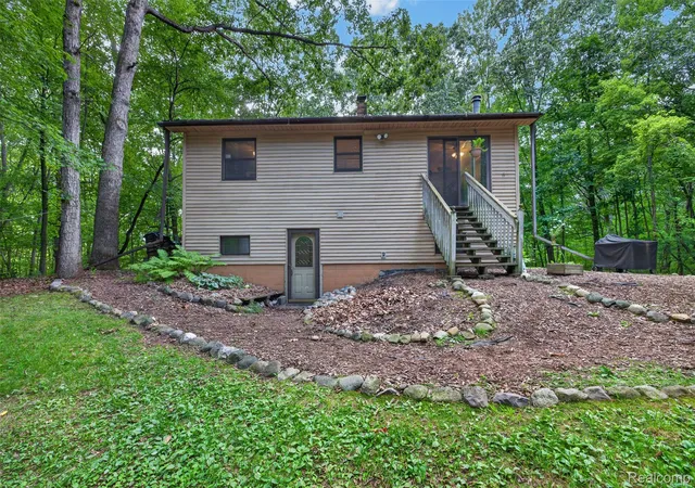 4th image of 260 Faust Dr, Brandon Charter Township Oakland, MI 48462 | MLS# 20261067193