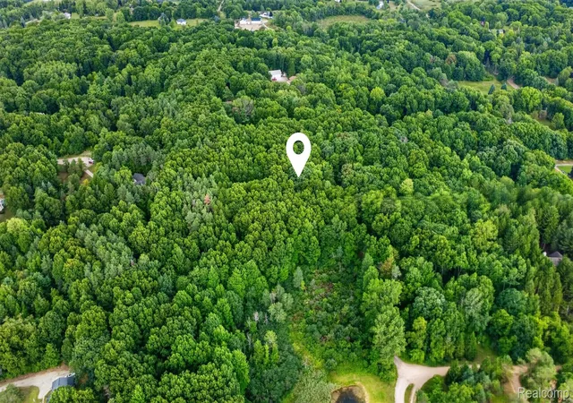 5th image of 260 Faust Dr, Brandon Charter Township Oakland, MI 48462 | MLS# 20261067193