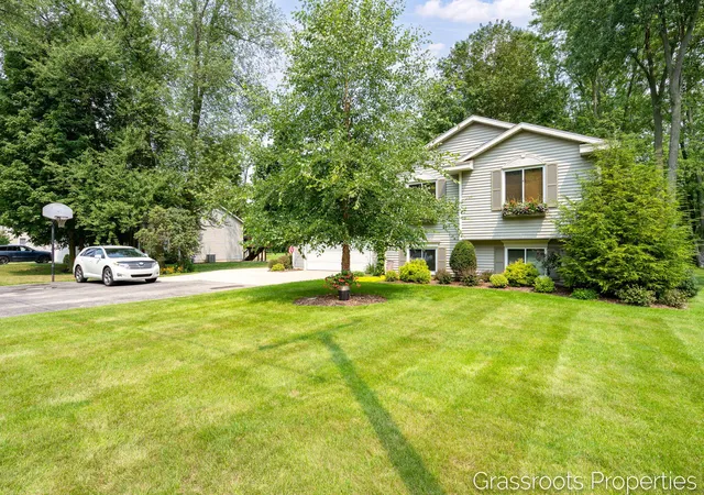 1st image of 11328 56th Ave, Allendale Charter Township Ottawa, MI 49401 | MLS# 65026044461